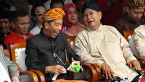 Jokowi dan Prabowo ngakak | Reuters