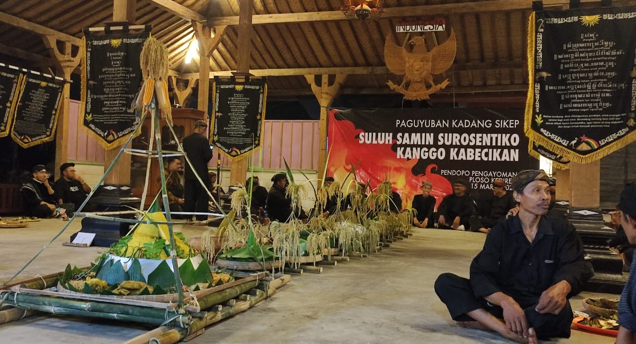 Memetik ‘Kabecikan’ Samin Surosentiko